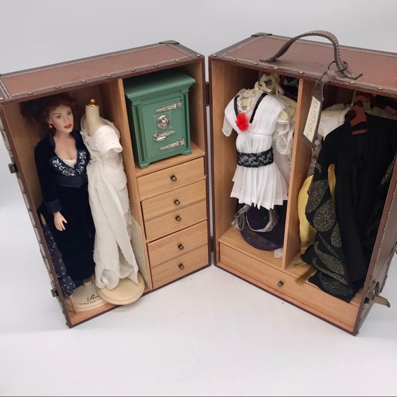 Franklin Mint Other - Franklin Mint Titanic Rose Doll Trunk Accessories
